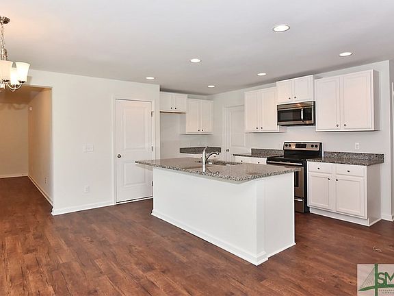 4th image of 18 Hawkhorn Court