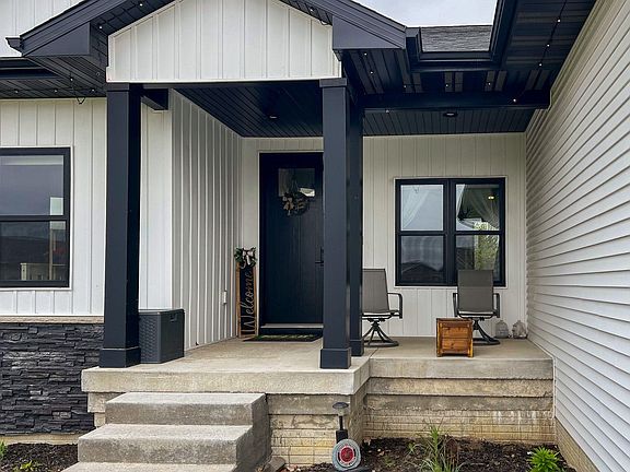 2nd image of 2303 Prairie Ln