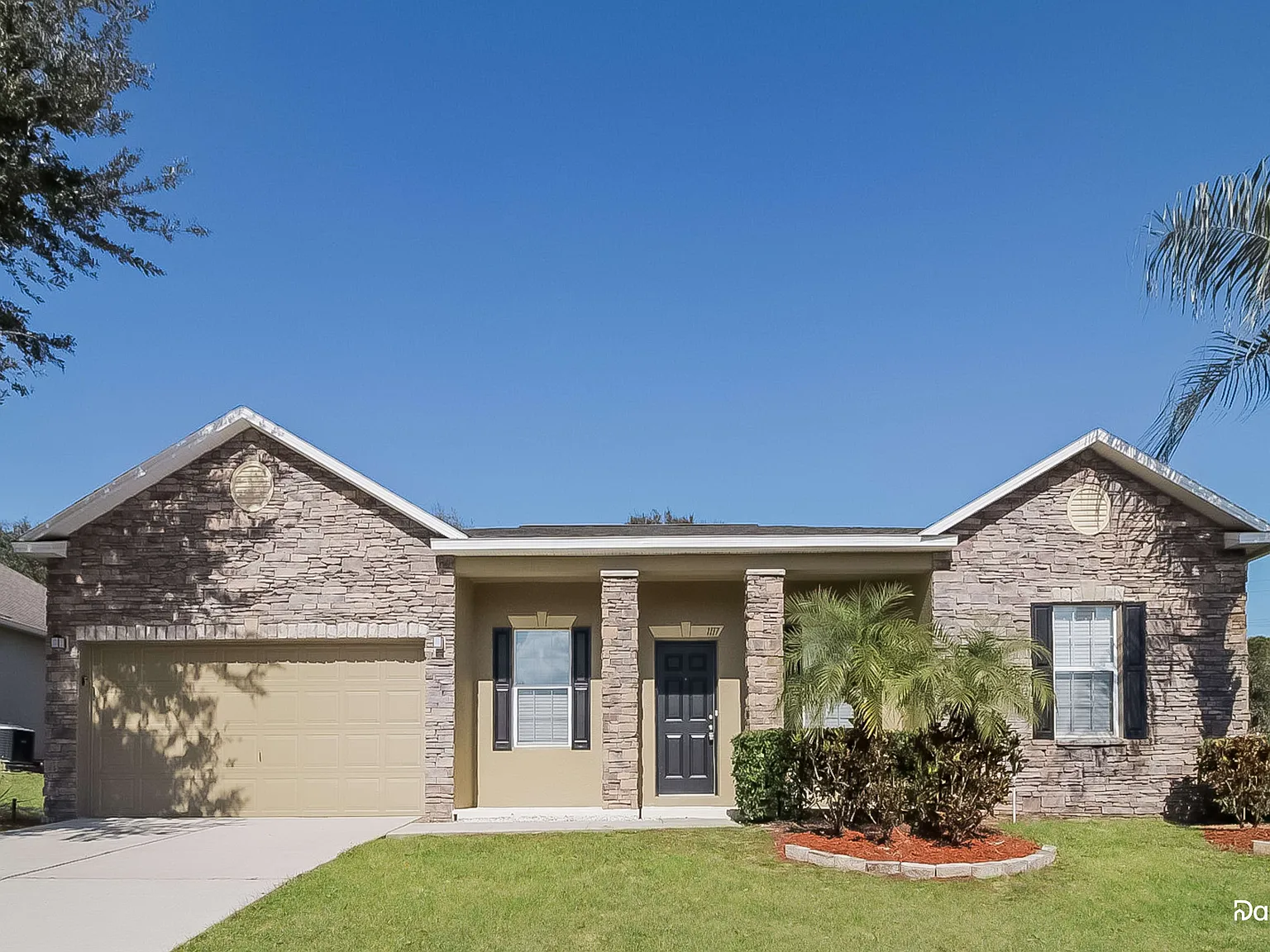 4 bed, 2.0 bath, 2062 sqft, $2,700 — Photo 1