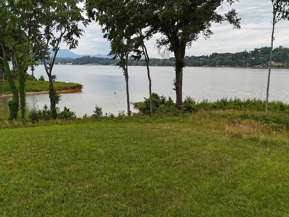 1st image of 44 English Mountain Point