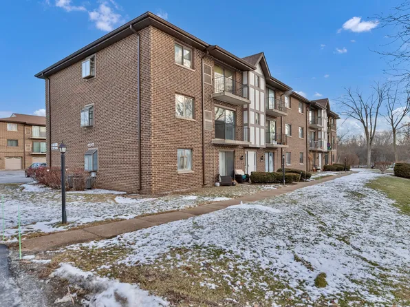 1754 S Washington St #1754, Naperville, IL 60565