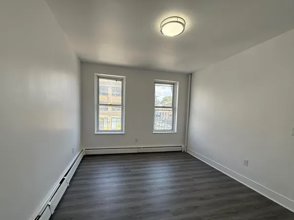 3469 Kennedy Boulevard image 4 of 5