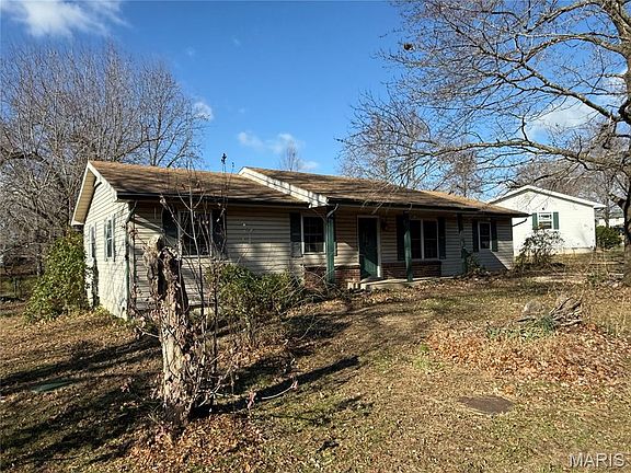 3rd image of 22793 Pleasant Dr