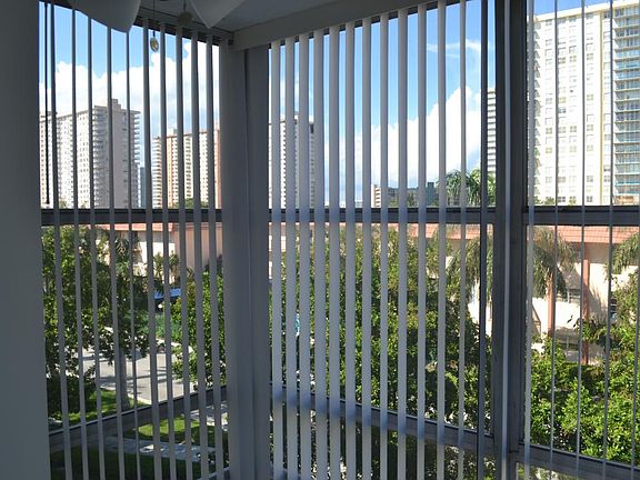 3rd image of 200 172nd St APT 409