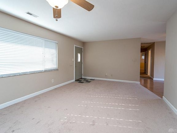 5th image of 805 Willowdale Ave
