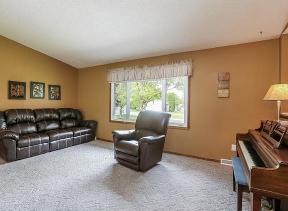 5th image of 6515 Zealand Ln N