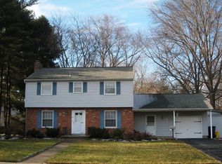 23 Brandon Rd, Lawrenceville, NJ 08648