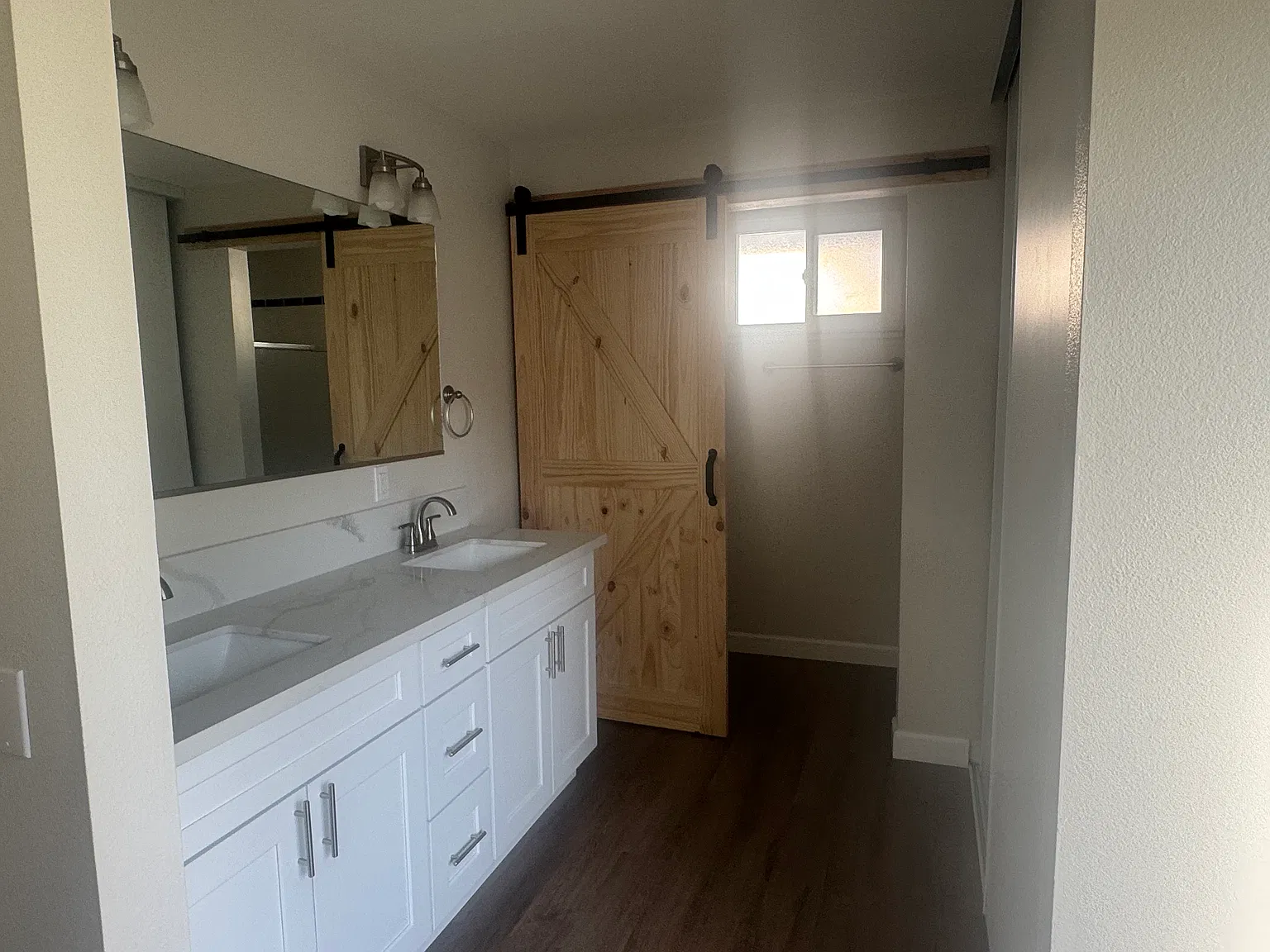 3 bed, 1300 sqft, $3,000 — Photo 4