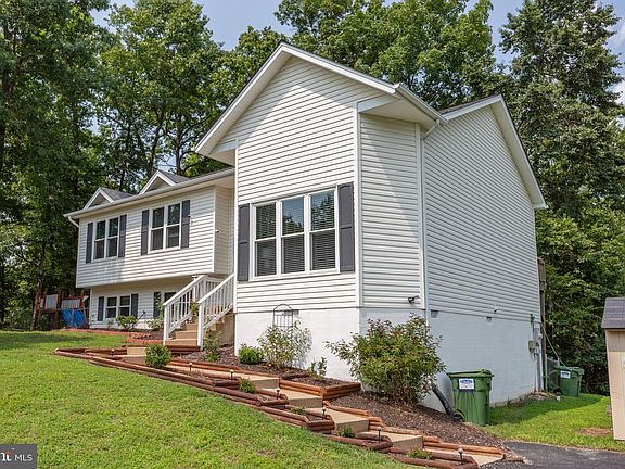 3rd image of 8719 Jenny Ln