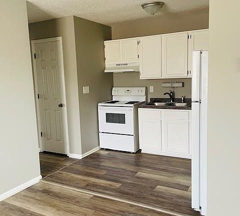 3rd image of 1500 Elrose Ct #5