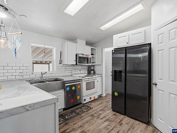 3rd image of 1699 N Terry St Space 223