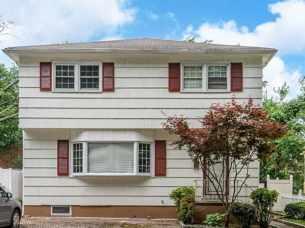 205 Henry St, Teaneck, NJ 07666