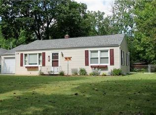136 Doncaster Rd, Rochester, NY 14623