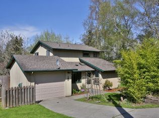 180 6th St, Langley, WA 98260