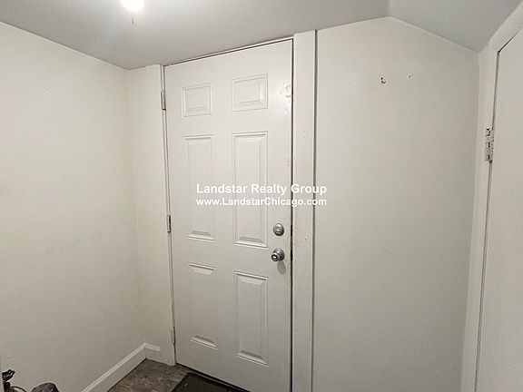 4th image of 1160 N La Salle Dr #G
