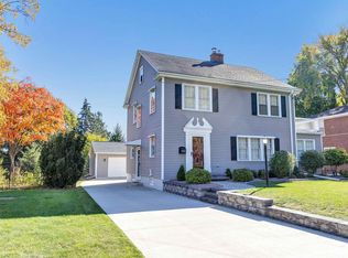 2367 Jourdain Ln, Green Bay, WI 54301