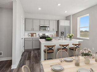 2087 Rainier Dr, Shakopee, MN 55379