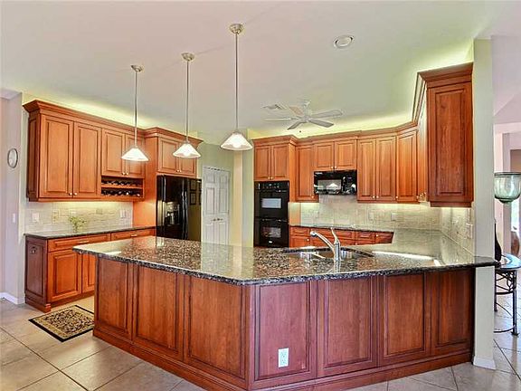 4th image of 1900 Cobia Dr