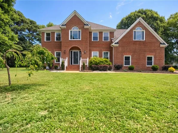 4 Tennis Cir, Poquoson, VA 23662