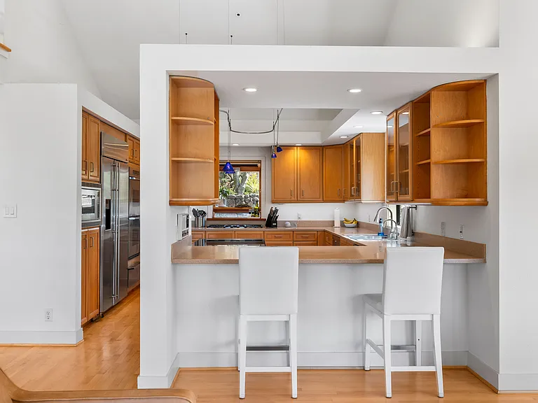 985 W California Ave — Photo 5
