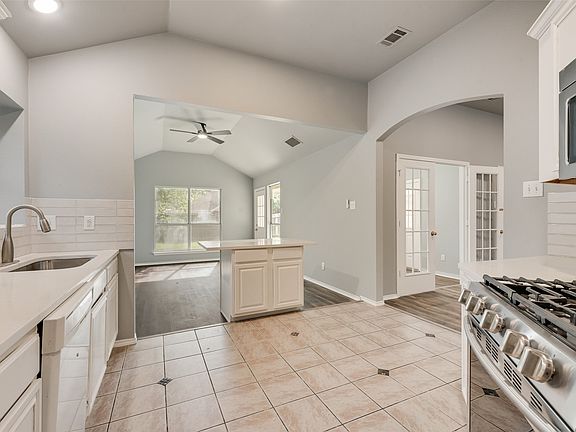 3rd image of 600 Chattey Rd
