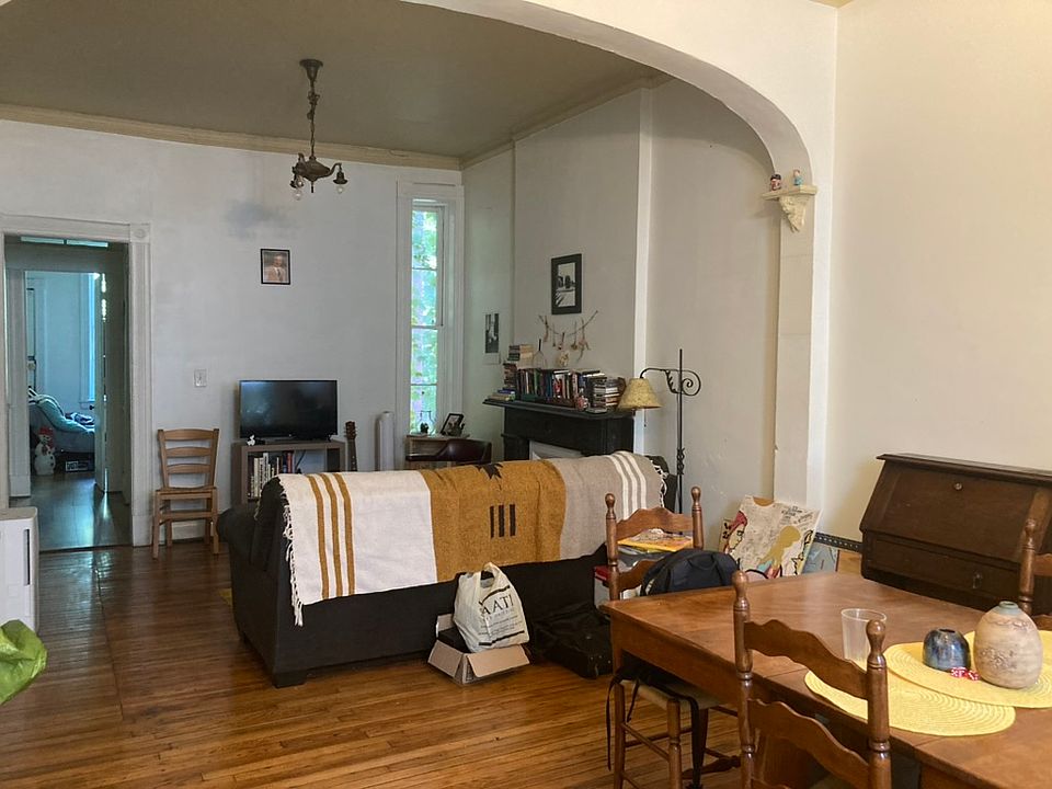 1st image of 253 9th St Unit 1