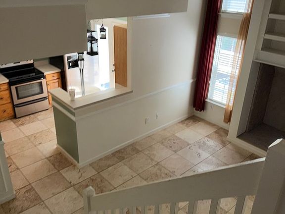 5th image of 15 Barrymore Ct