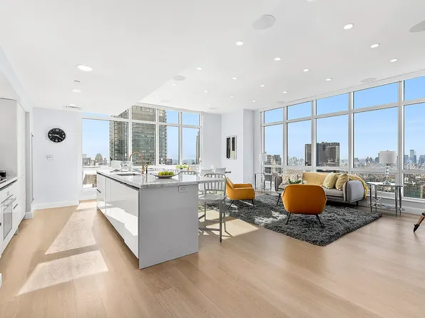 350 W 42nd St Ph G, New York, NY 10036
