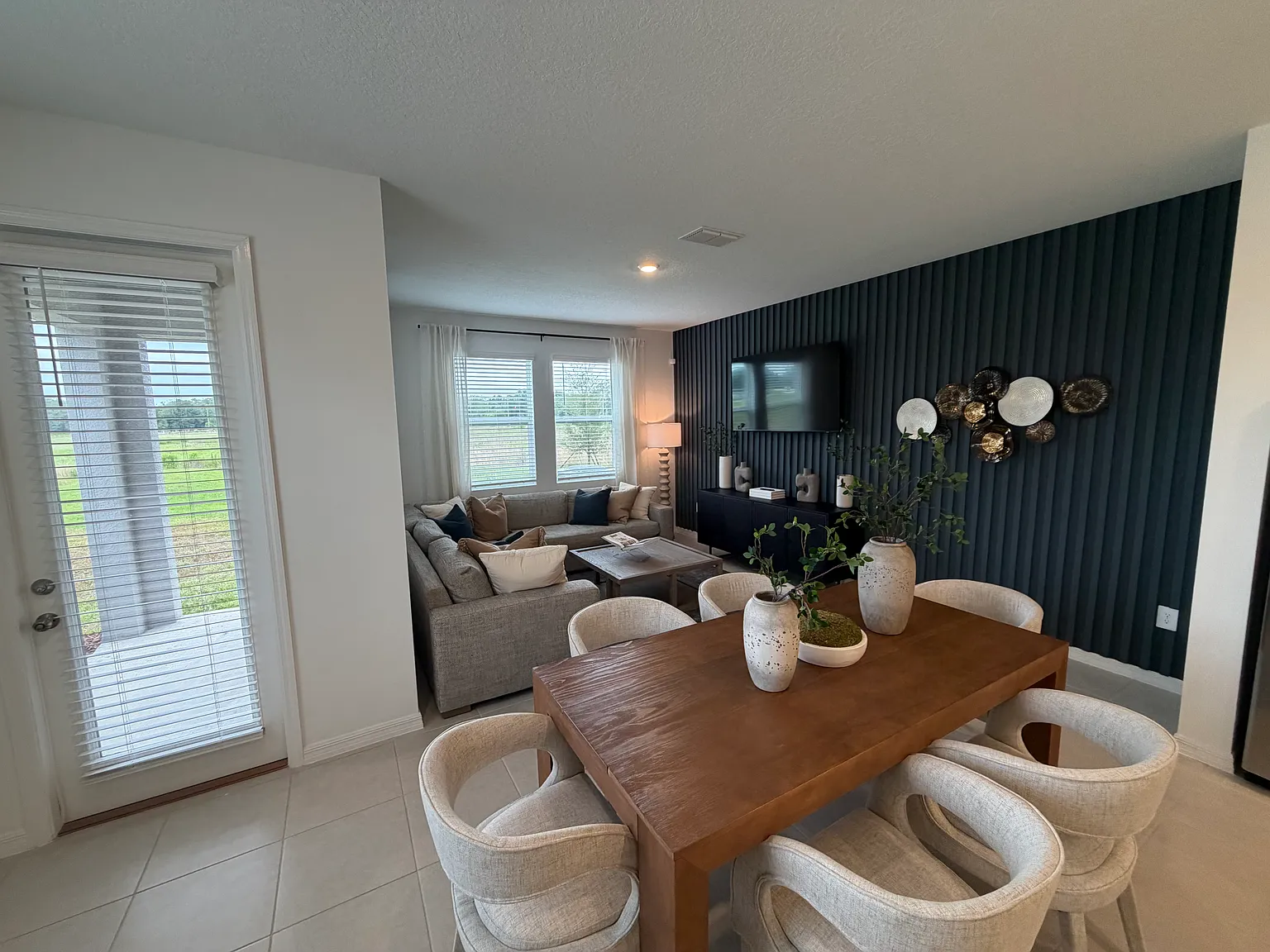 3 bed, 2.5 bath, 1807 sqft, $2,150 — Photo 3