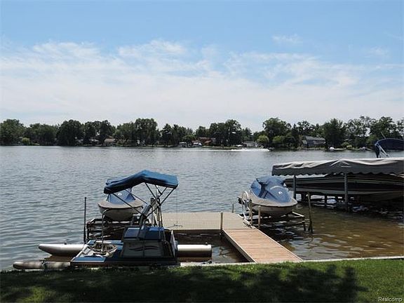 2nd image of 9213 Camelot Dr