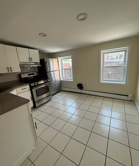 293 Grove St #2 — Photo 2