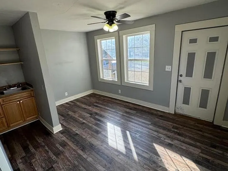 1722 N Fremont Ave — Photo 11