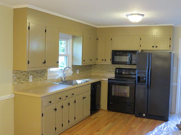 5th image of 803 Branchwood Dr