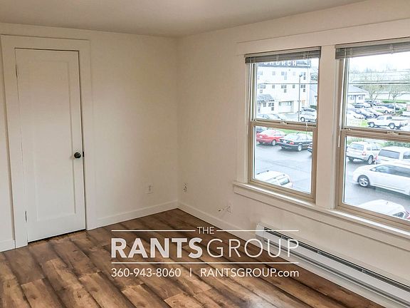 4th image of 804 Olympia Ave NE Unit 6