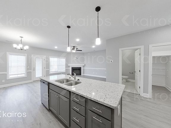 5th image of 3712 Oak Leaf Way