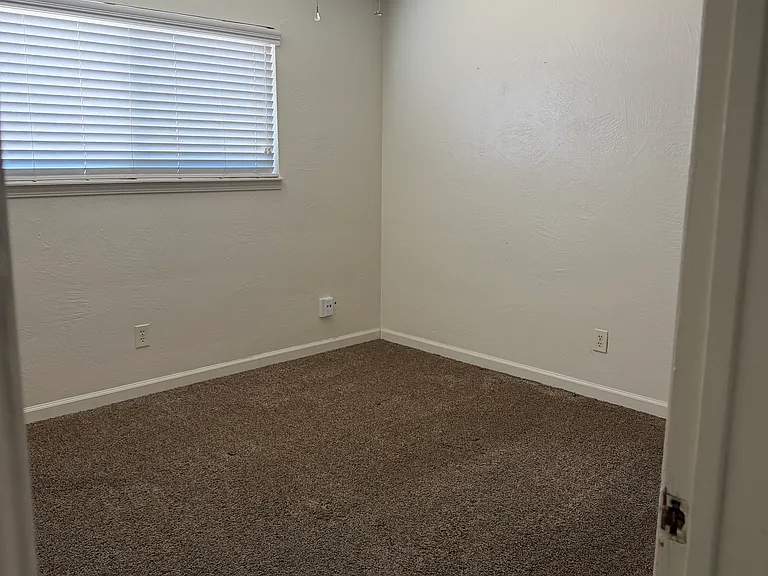 908 S Latimer St — Photo 7