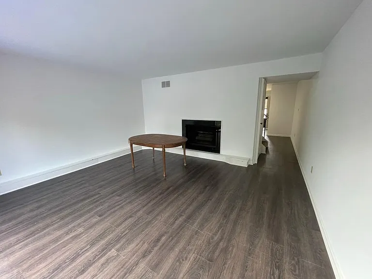 42 Terrace Ct — Photo 2
