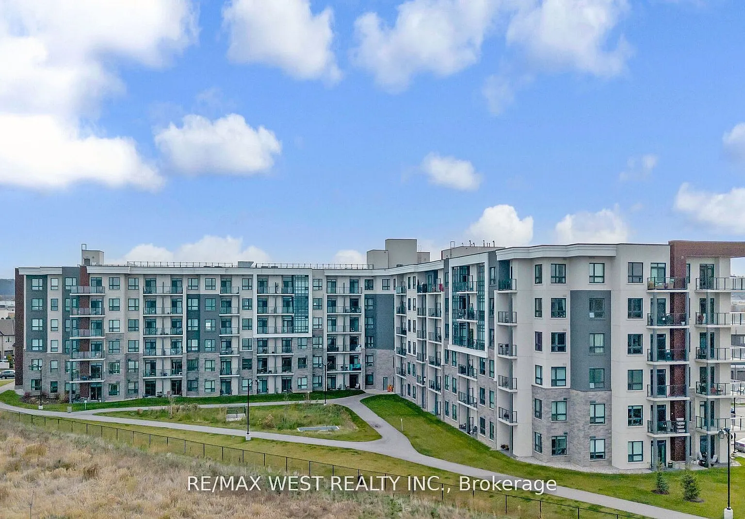 2 bed, $2,600 — Photo 2