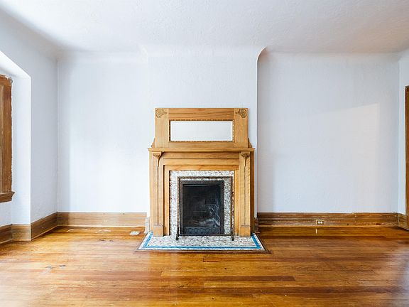 4th image of 1922 E 14th Ave APT 2