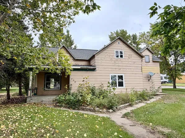 702 5th St, Britton, SD 57430