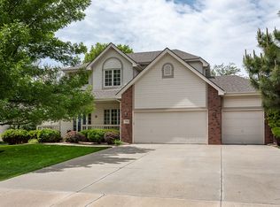 318 Castle Pine Dr, Papillion, NE 68133