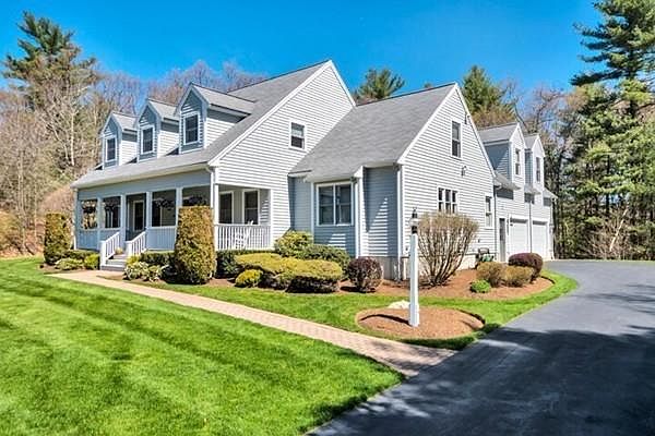 1st image of 20 Vineyard Pl