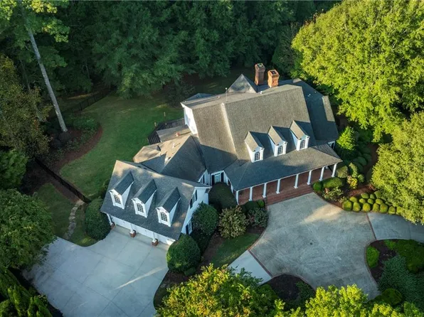 307 Meadowlands Dr, Talking Rock, GA 30175
