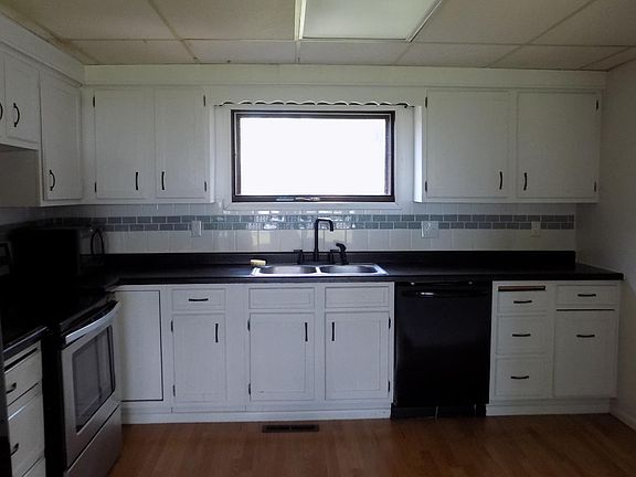 5th image of 203 Mitchell St