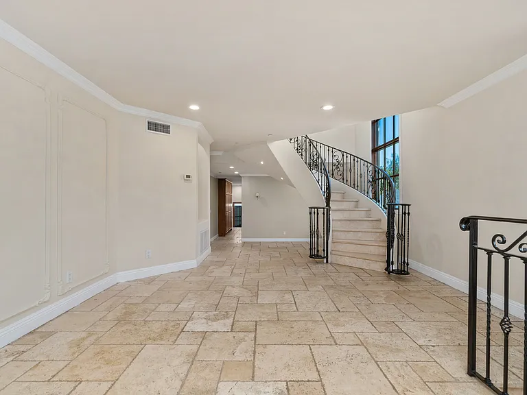 148 W Marquita #B — Photo 7