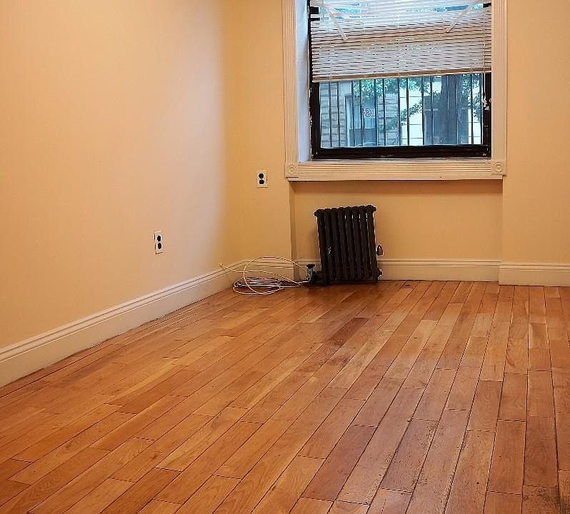 2nd image of 556 W 141st St APT 1E