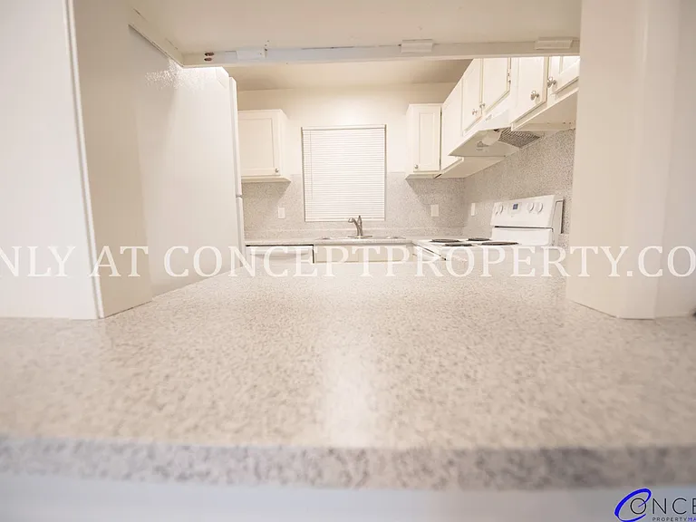 Foothill Terrace — Photo 177