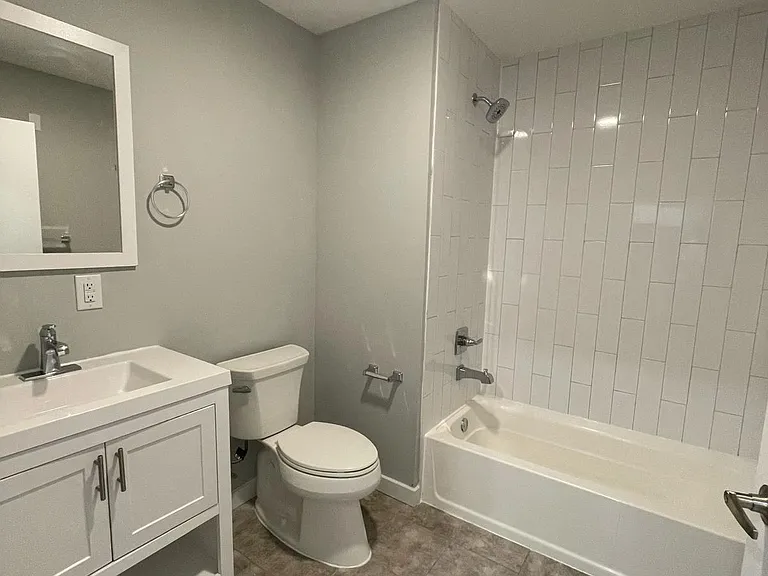 223-225 Rosa Parks Blvd #405 — Photo 5