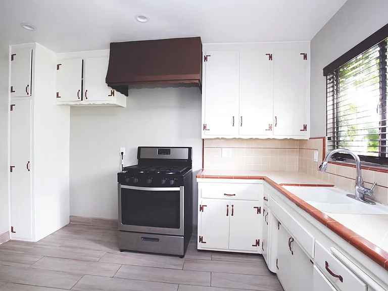 6256 Beck Ave #4 — Photo 16