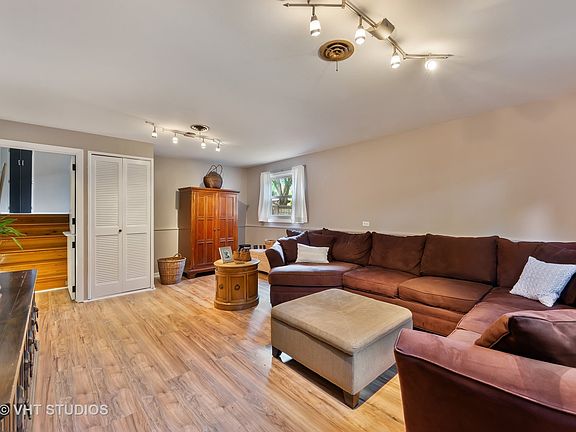 5th image of 210 Kenloch Ave